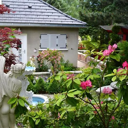 بيت للعطل Maison Pres De Pierre-Chatel Avec Vue Sur Le Lac