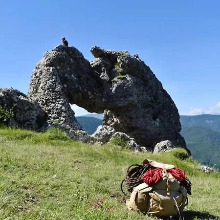 Maison Pres De Pierre-Chatel Avec Vue Sur Le Lac * Pierre-Chatel